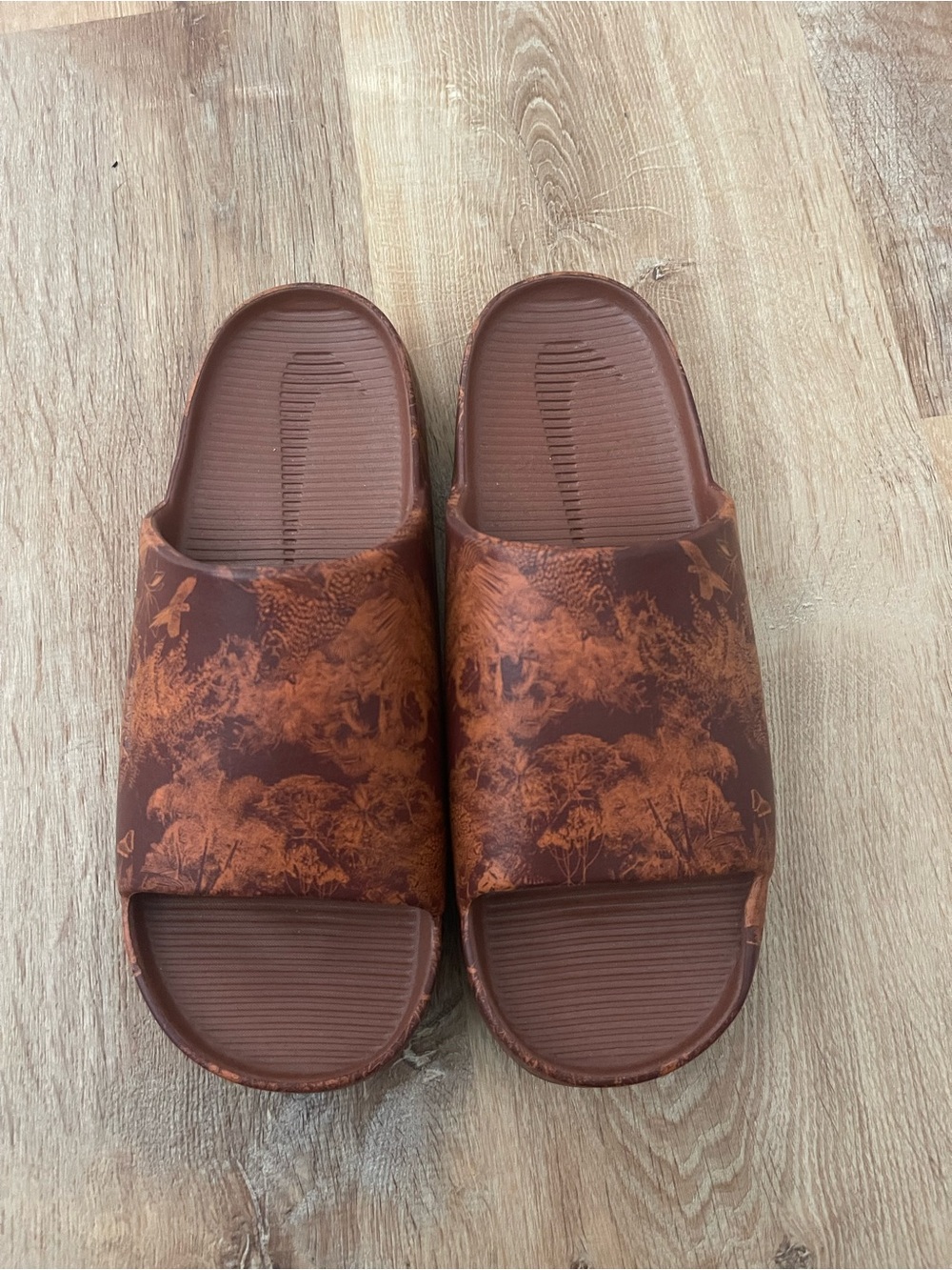 Nike Brown and Orange Marbled Slide Sandals NWOT